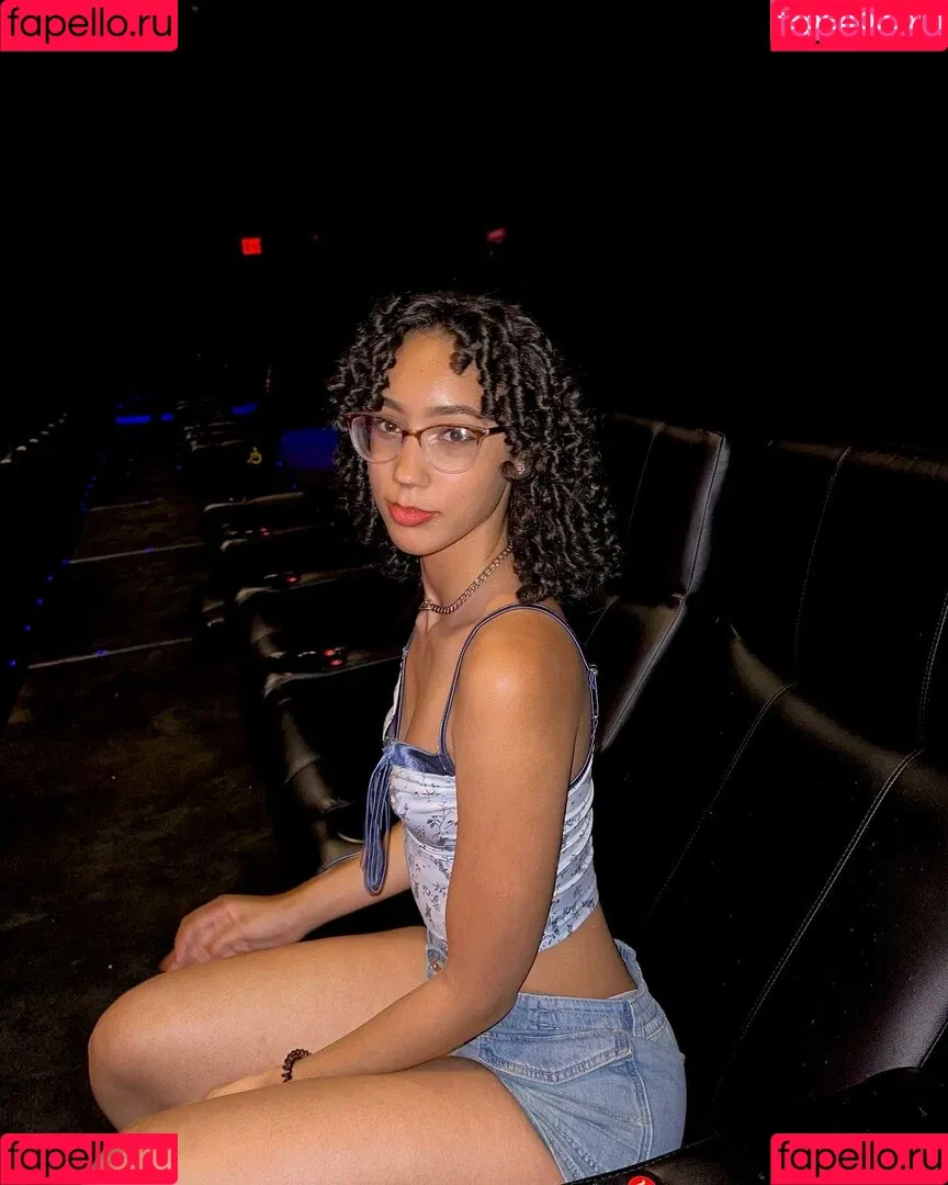 eliana / ewmxt / lalayravo / woahnatty Onlyfans Photo Gallery 