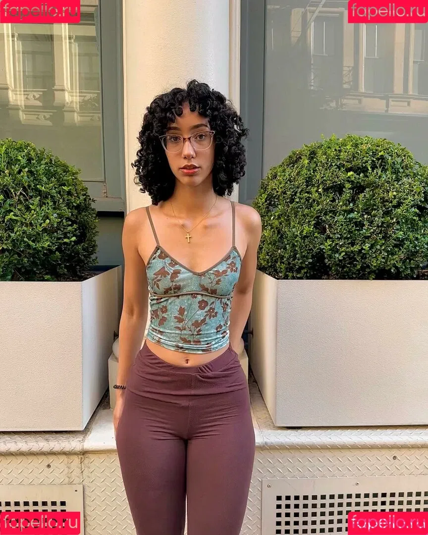 eliana / ewmxt / lalayravo / woahnatty Onlyfans Photo Gallery 