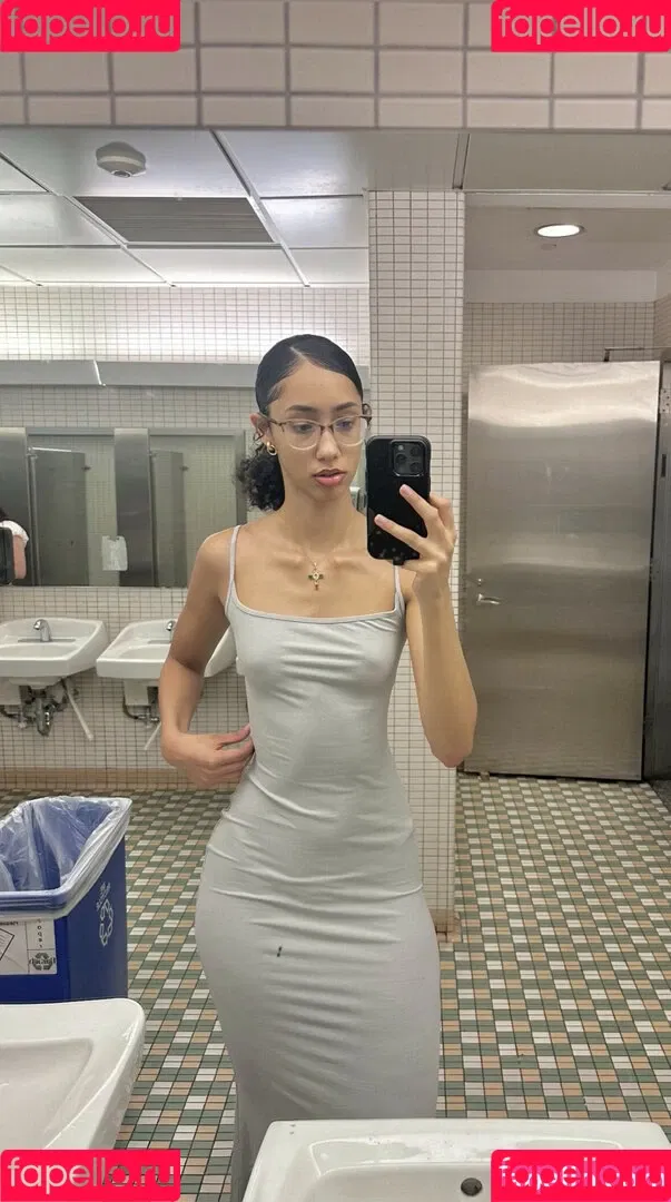 eliana / ewmxt / lalayravo / woahnatty Onlyfans Photo Gallery 