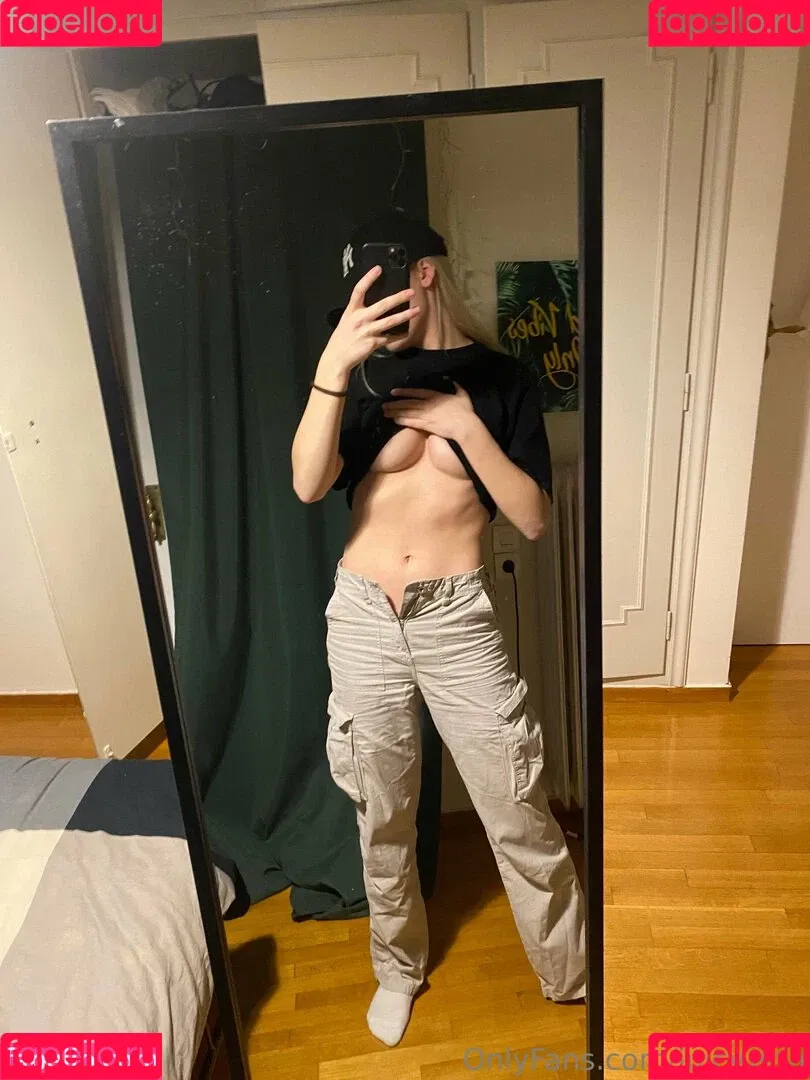 Juicy.Aria / aria_wiiinter Onlyfans Photo Gallery 