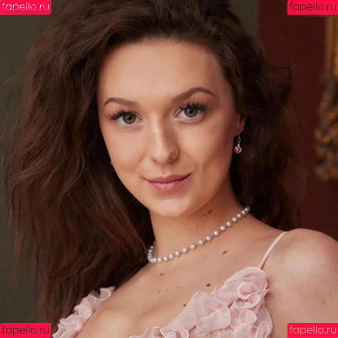 Isabella De Laa / isabelladelaa / isabelladelaa_official Onlyfans Photo Gallery 