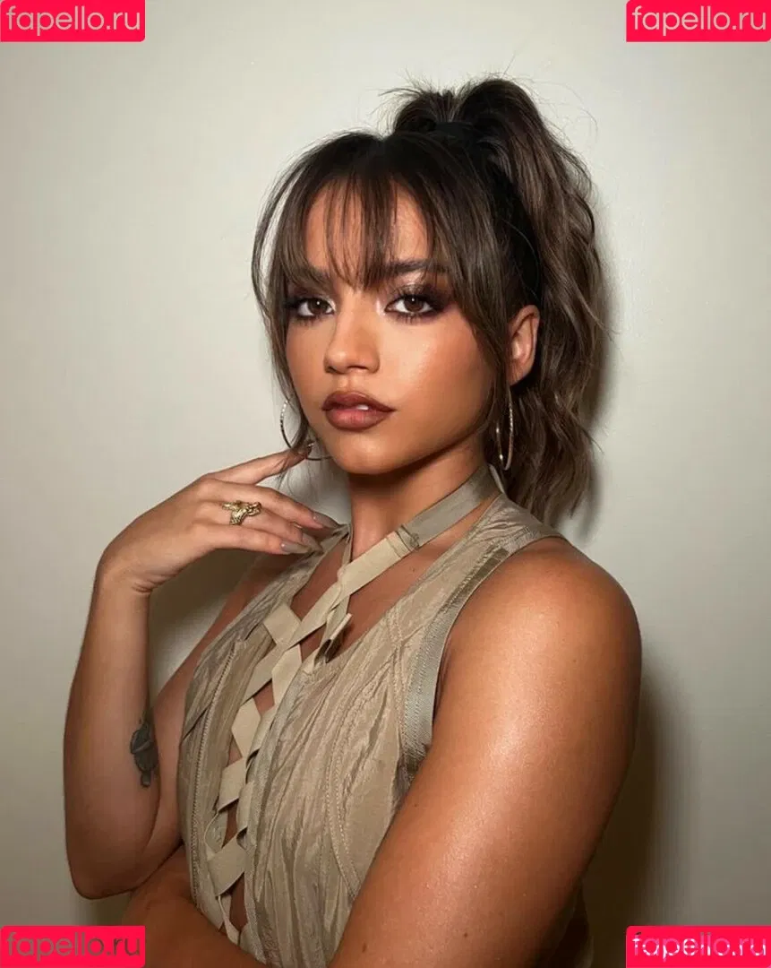 Isabela Merced / isabelamerced Onlyfans Photo Gallery 
