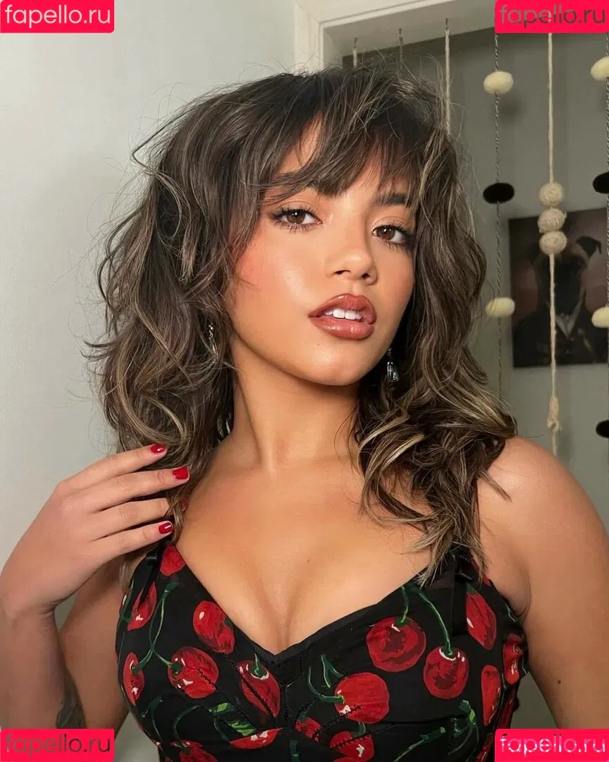 Isabela Merced / isabelamerced Onlyfans Photo Gallery 