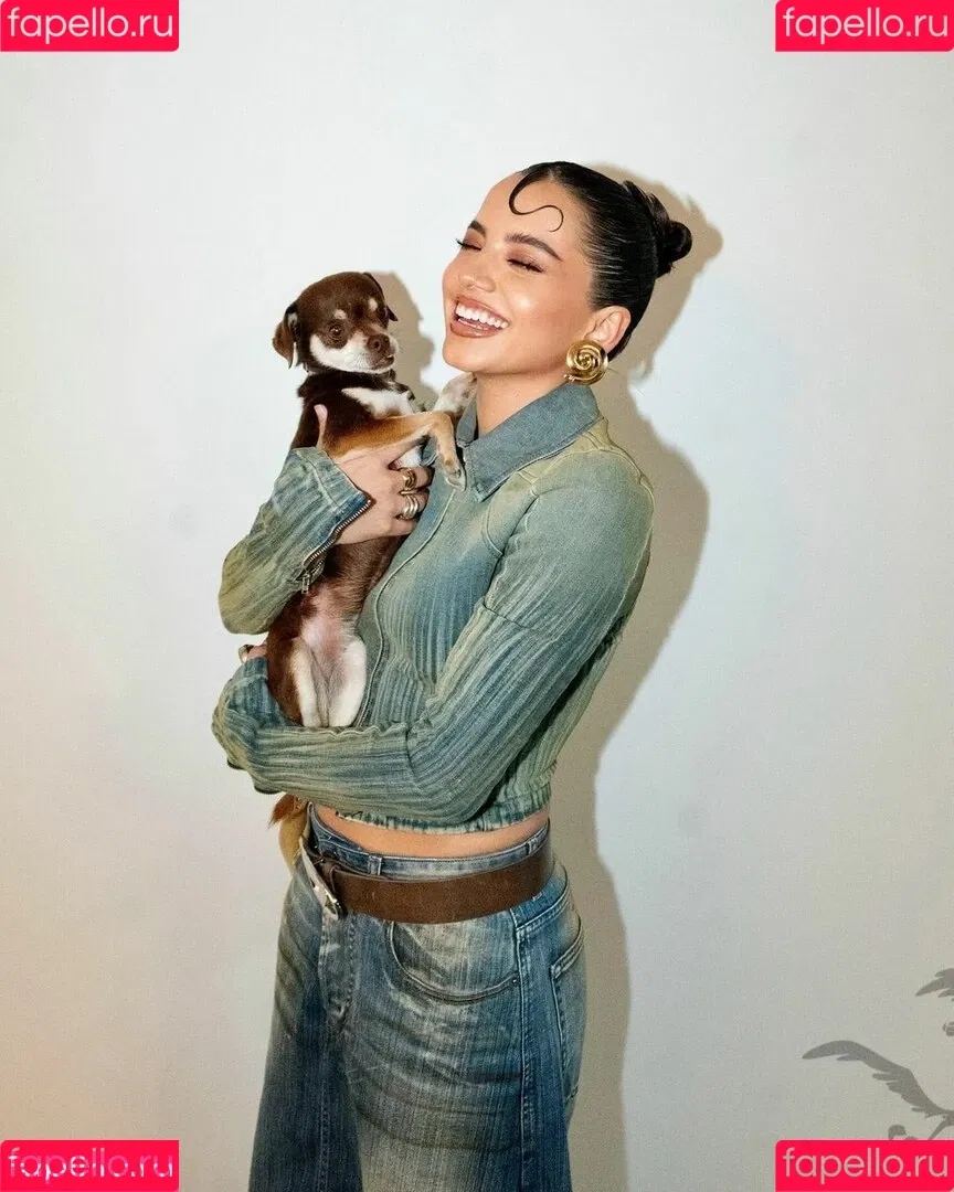 Isabela Merced / isabelamerced Onlyfans Photo Gallery 
