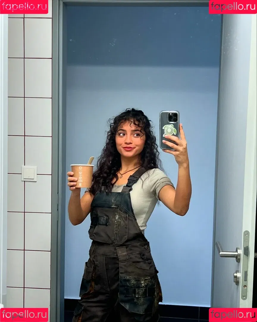 Isabela Merced / isabelamerced Onlyfans Photo Gallery 