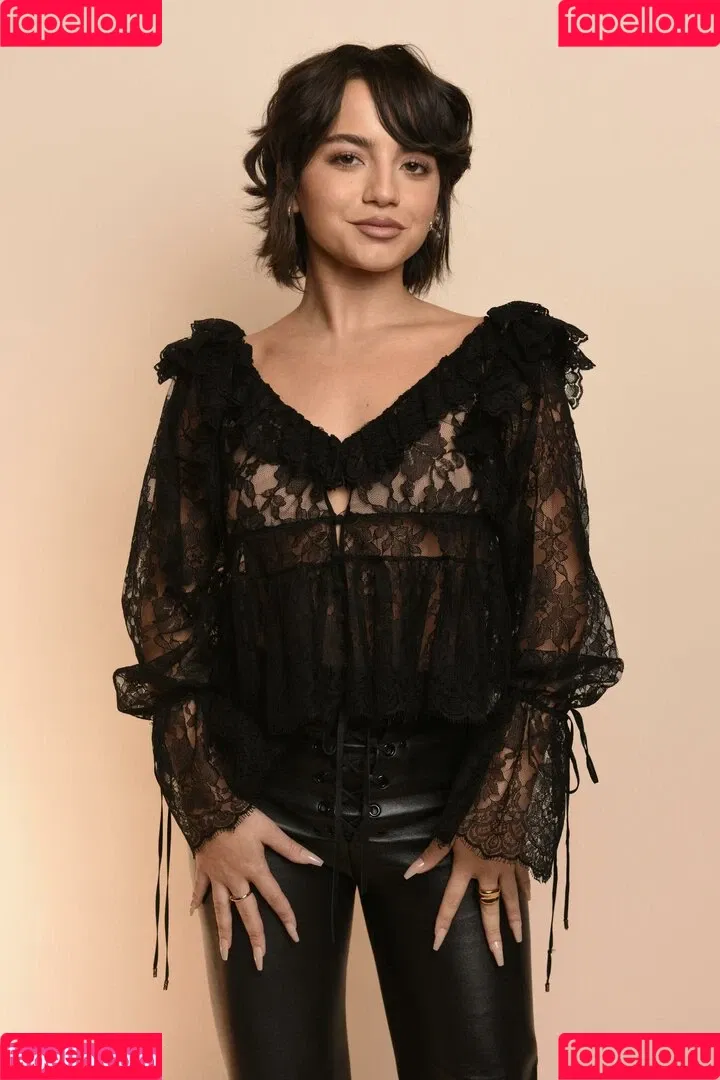 Isabela Merced / isabelamerced Onlyfans Photo Gallery 