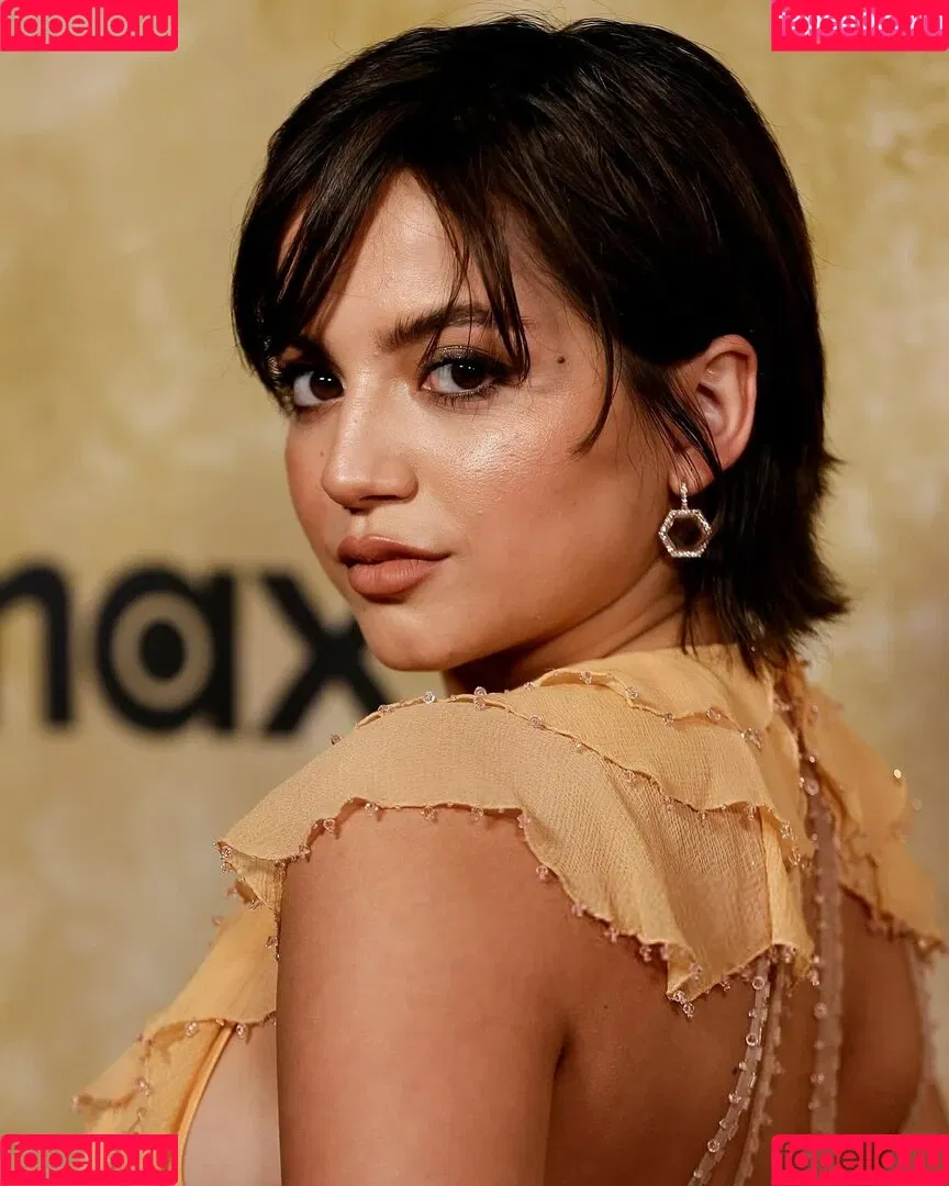 Isabela Merced / isabelamerced Onlyfans Photo Gallery 
