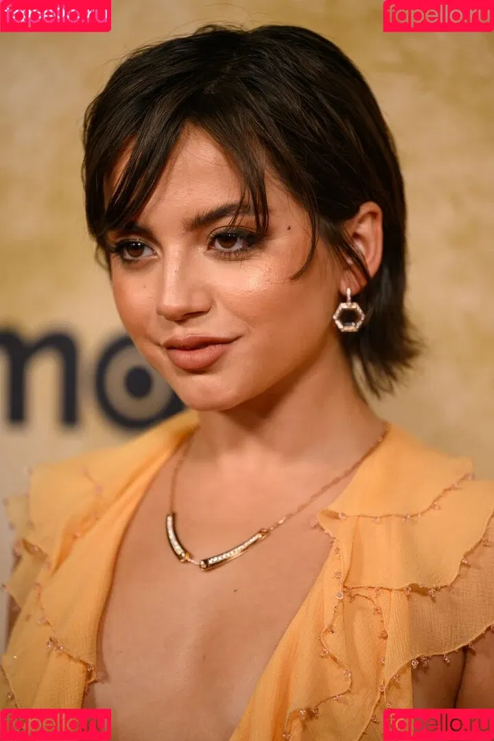 Isabela Merced / isabelamerced Onlyfans Photo Gallery 