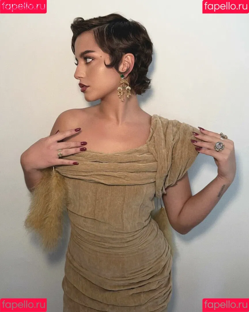 Isabela Merced / isabelamerced Onlyfans Photo Gallery 