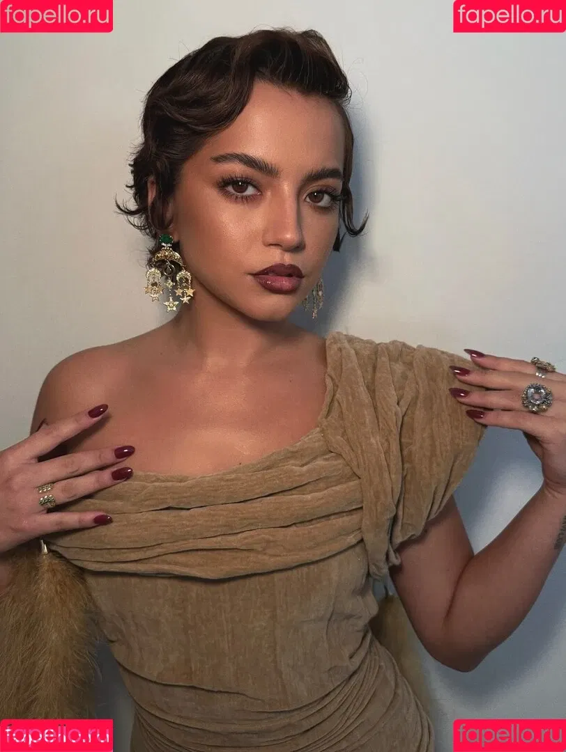 Isabela Merced / isabelamerced Onlyfans Photo Gallery 