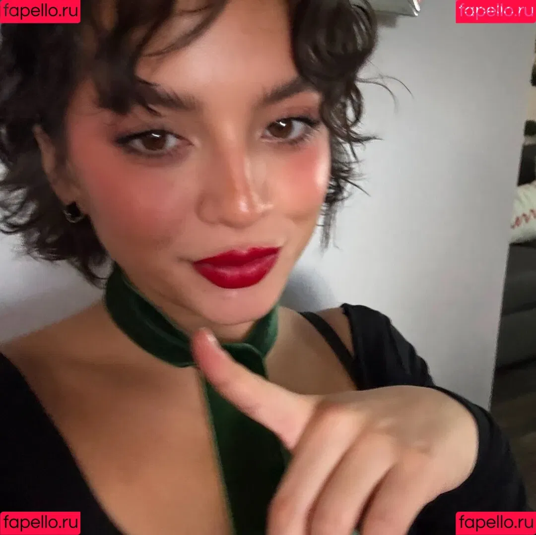 Isabela Merced / isabelamerced Onlyfans Photo Gallery 