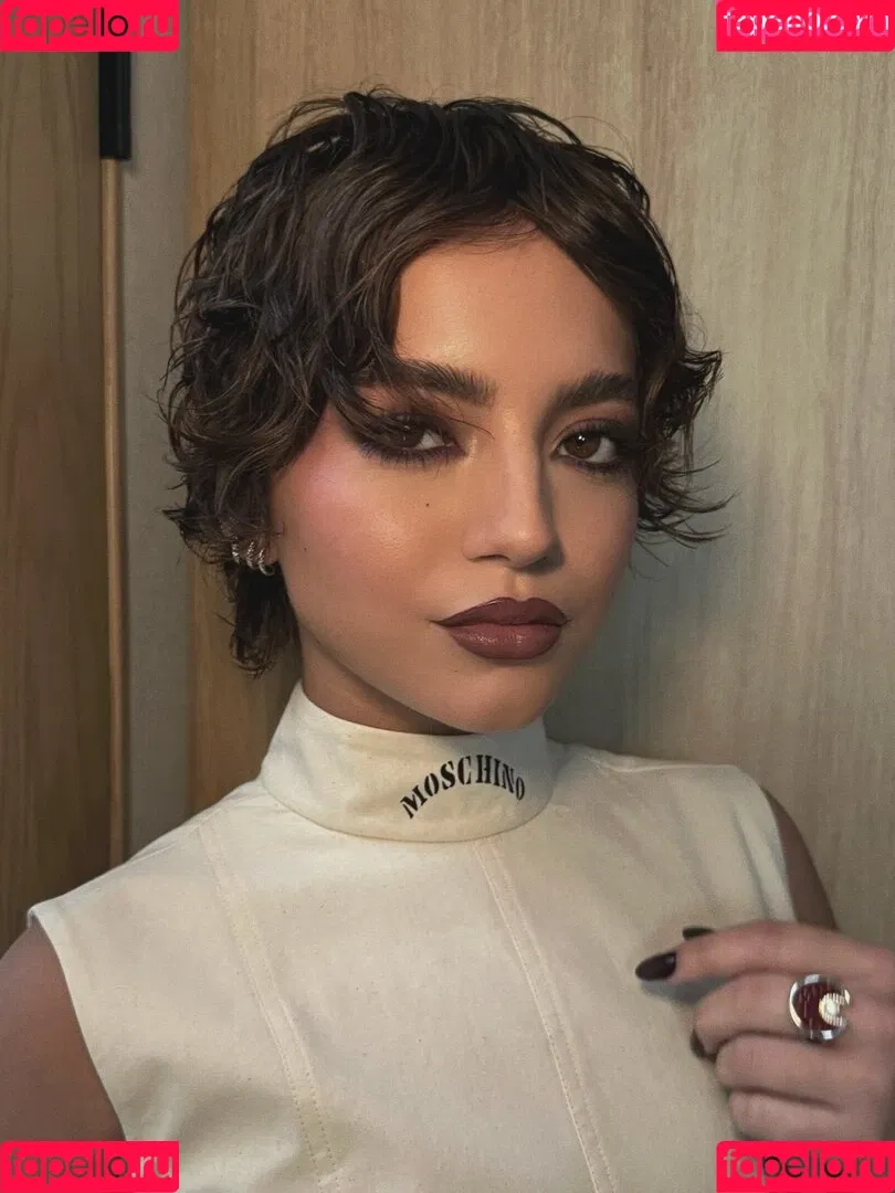 Isabela Merced / isabelamerced Onlyfans Photo Gallery 