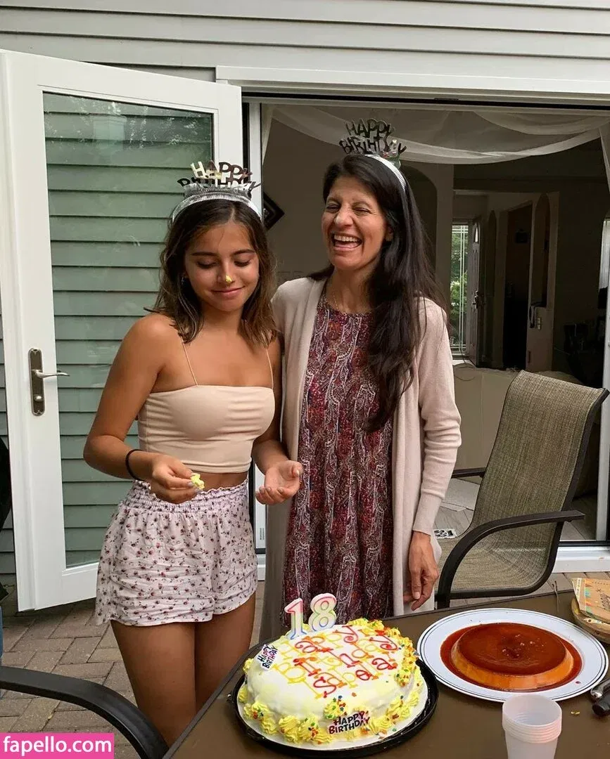 Isabela Merced / isabelamerced Onlyfans Photo Gallery 