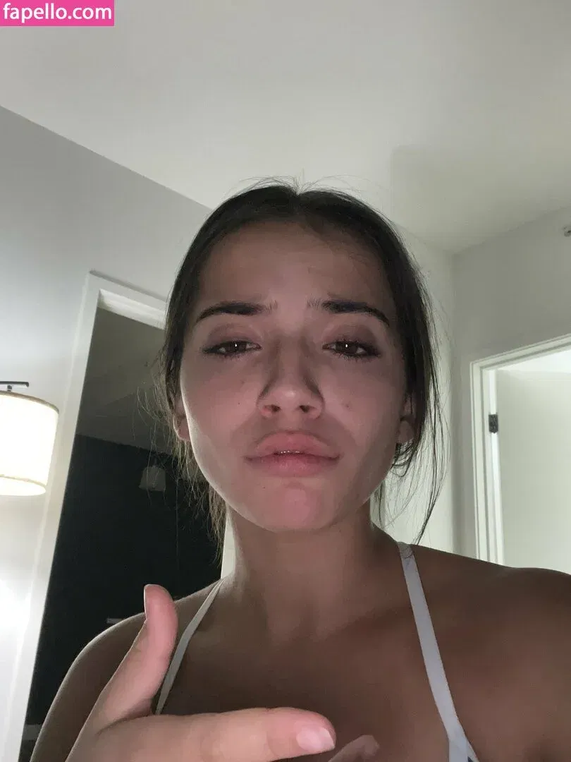 Isabela Merced / isabelamerced Onlyfans Photo Gallery 