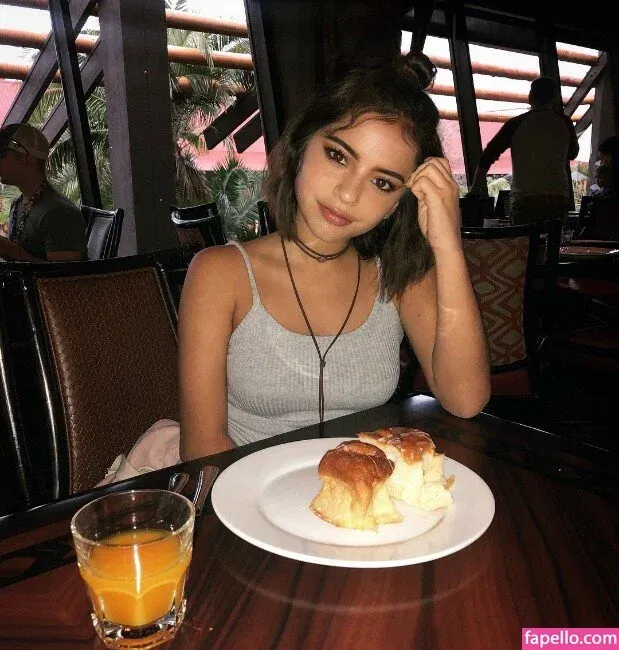 Isabela Merced / isabelamerced Onlyfans Photo Gallery 