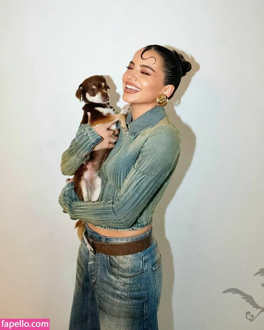 Isabela Merced / isabelamerced Onlyfans Photo Gallery 