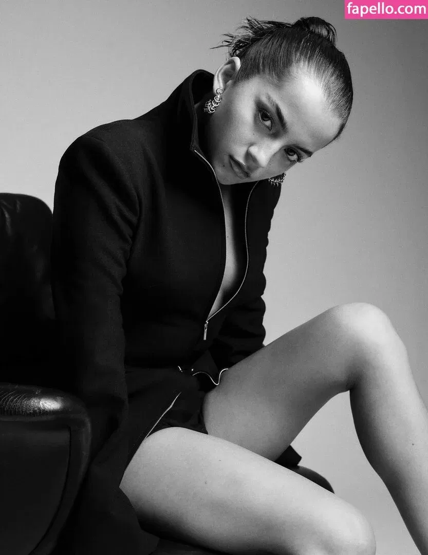 Isabela Merced / isabelamerced Onlyfans Photo Gallery 