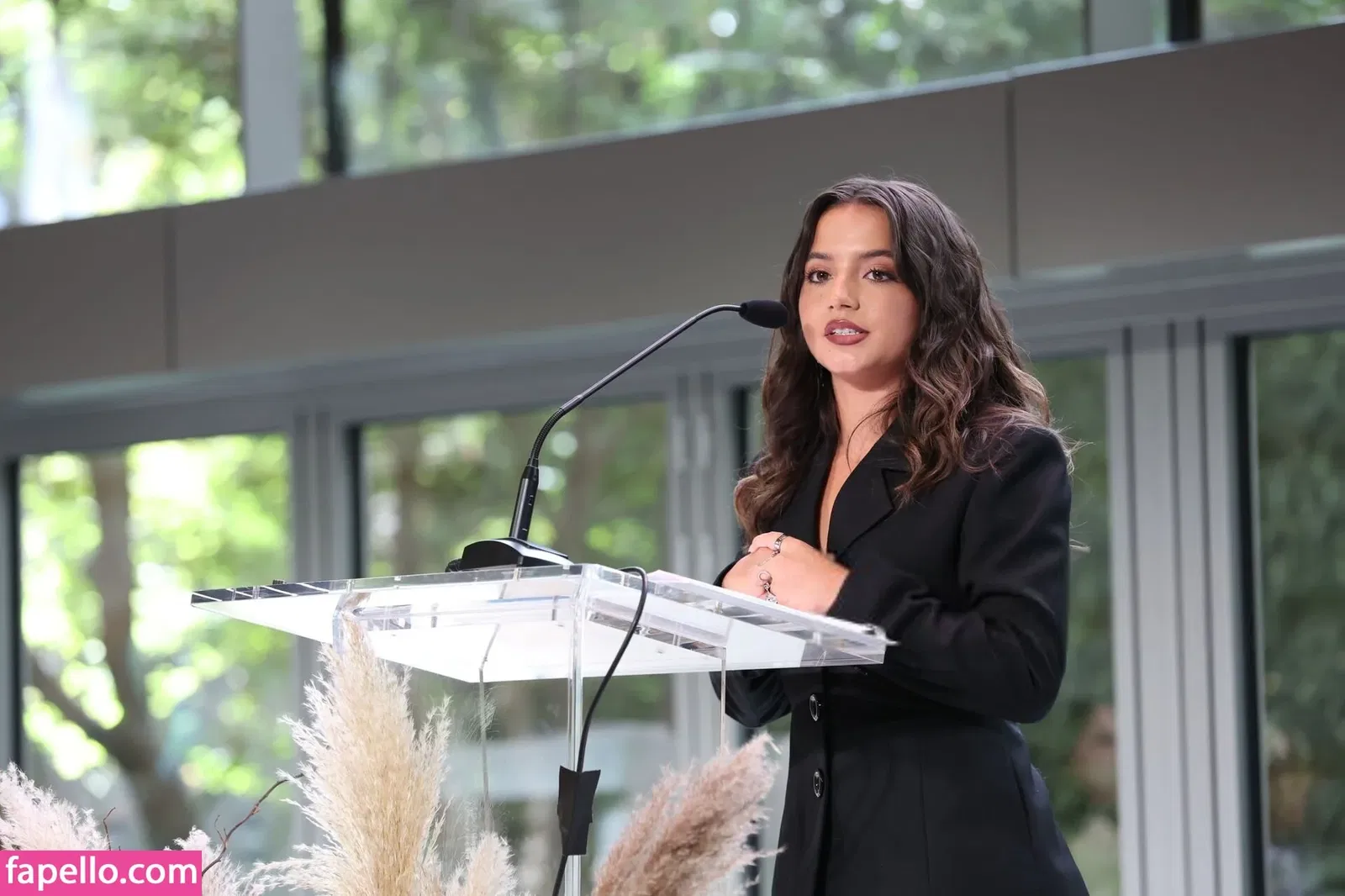 Isabela Merced / isabelamerced Onlyfans Photo Gallery 