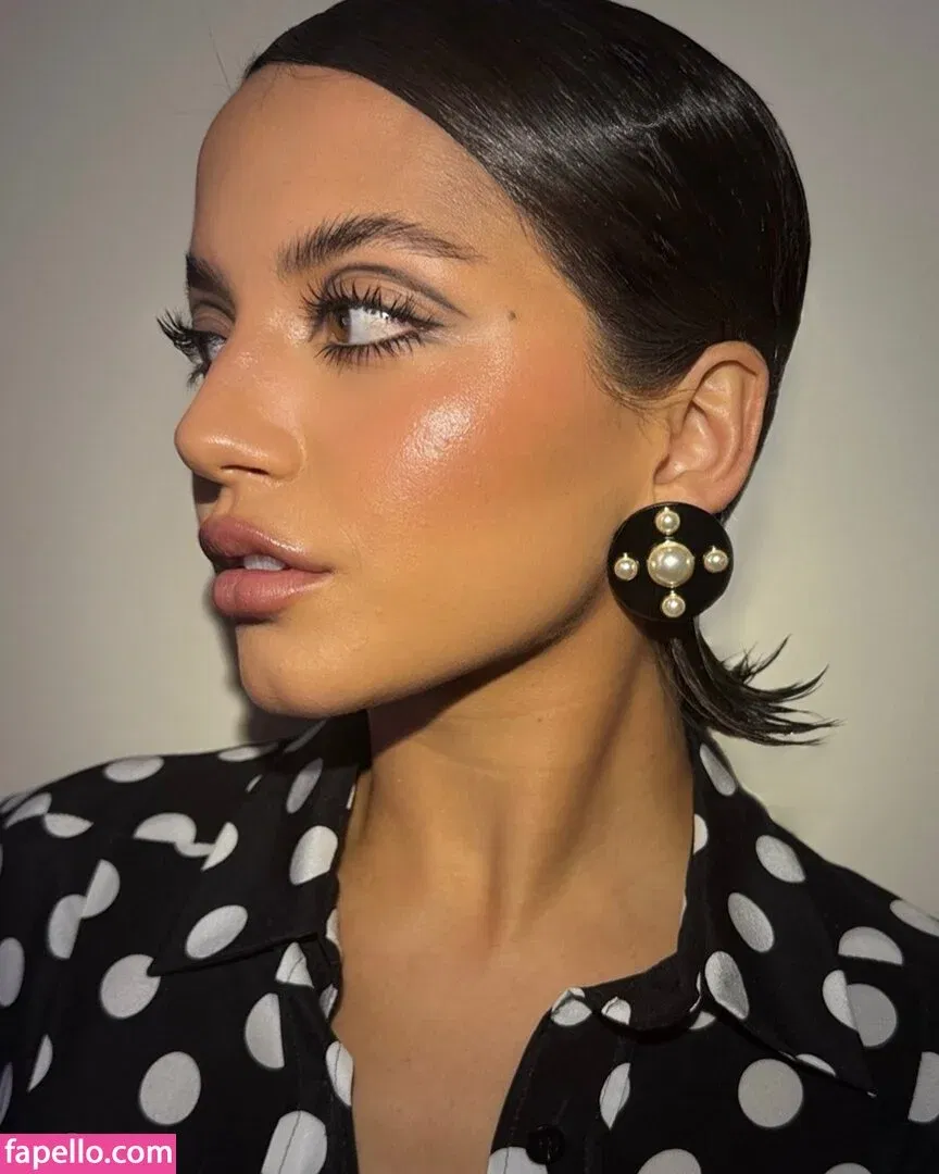Isabela Merced / isabelamerced Onlyfans Photo Gallery 