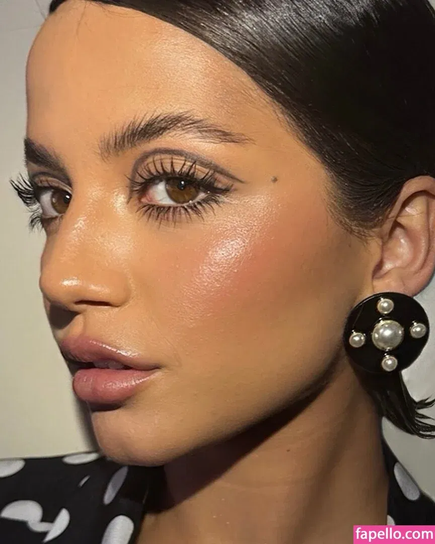 Isabela Merced / isabelamerced Onlyfans Photo Gallery 