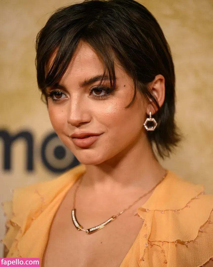 Isabela Merced / isabelamerced Onlyfans Photo Gallery 