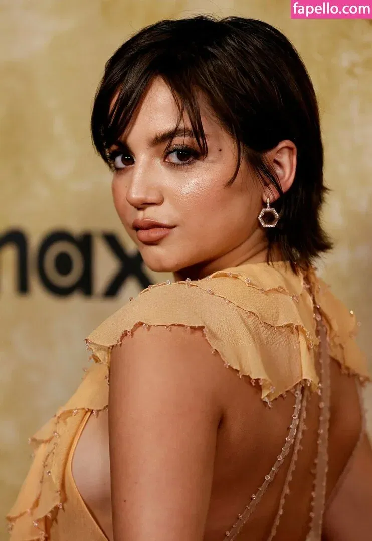 Isabela Merced / isabelamerced Onlyfans Photo Gallery 