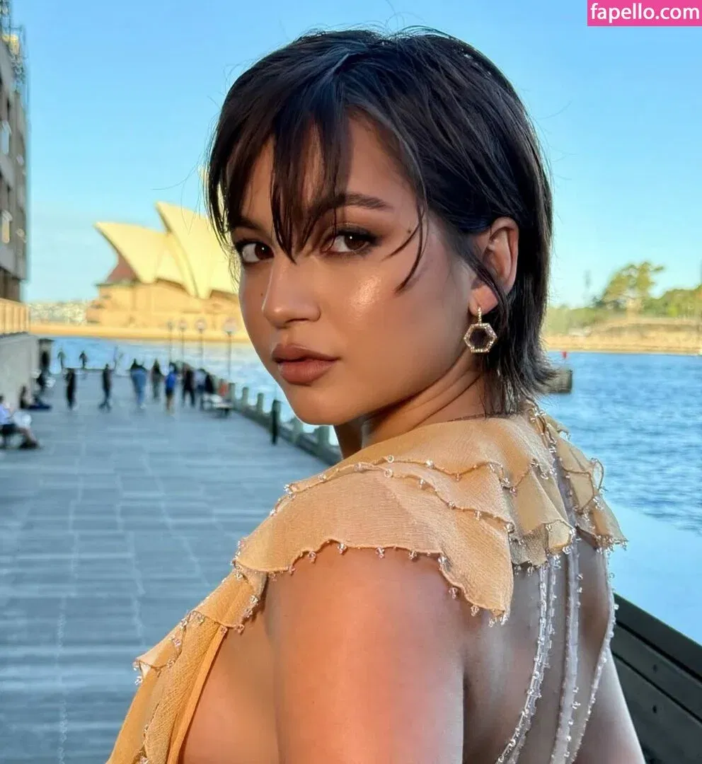 Isabela Merced / isabelamerced Onlyfans Photo Gallery 