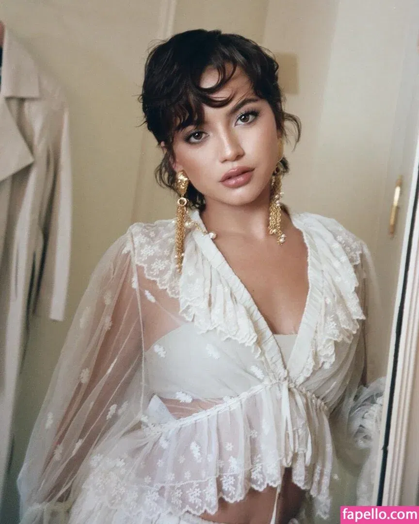 Isabela Merced / isabelamerced Onlyfans Photo Gallery 