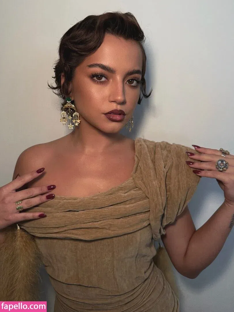 Isabela Merced / isabelamerced Onlyfans Photo Gallery 