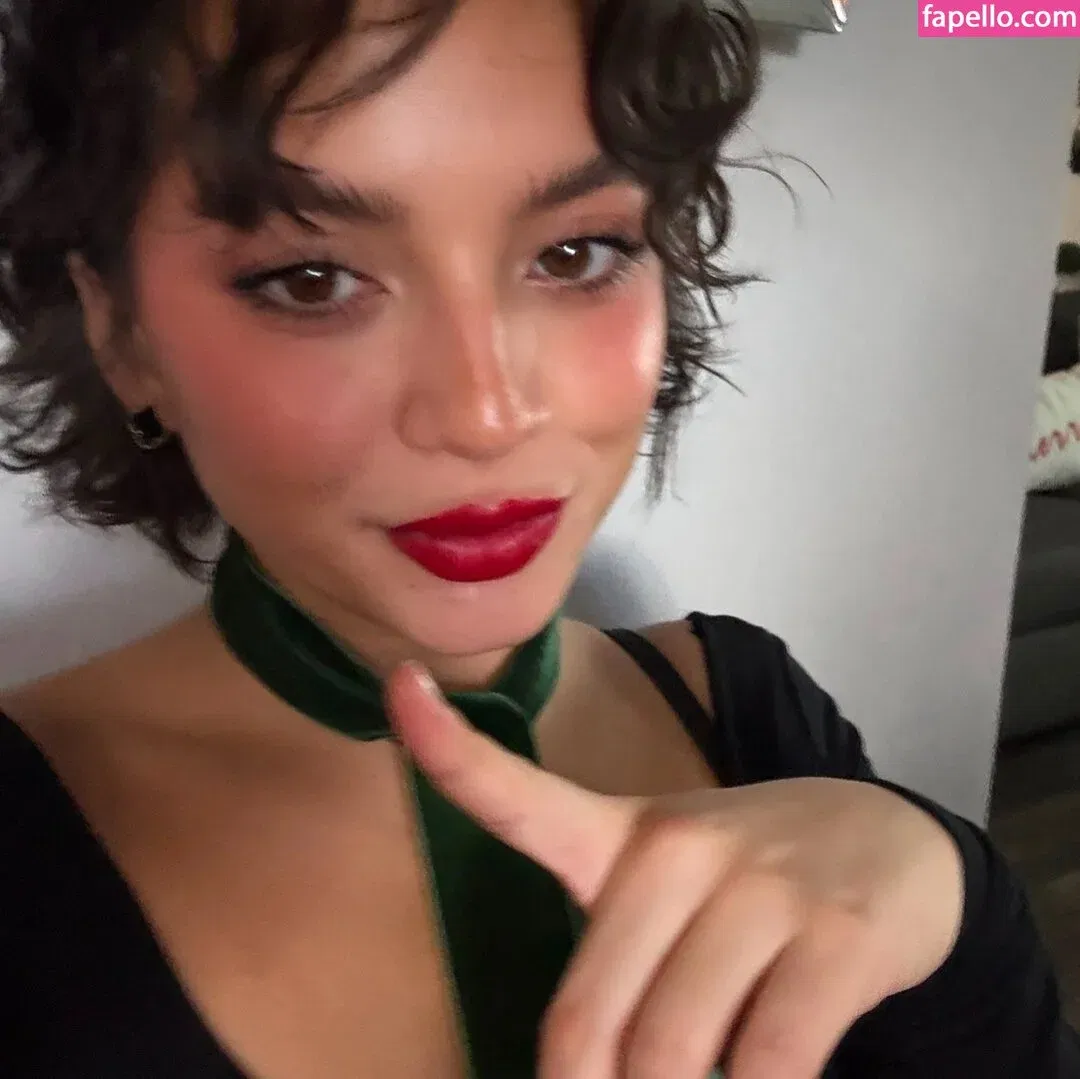 Isabela Merced / isabelamerced Onlyfans Photo Gallery 