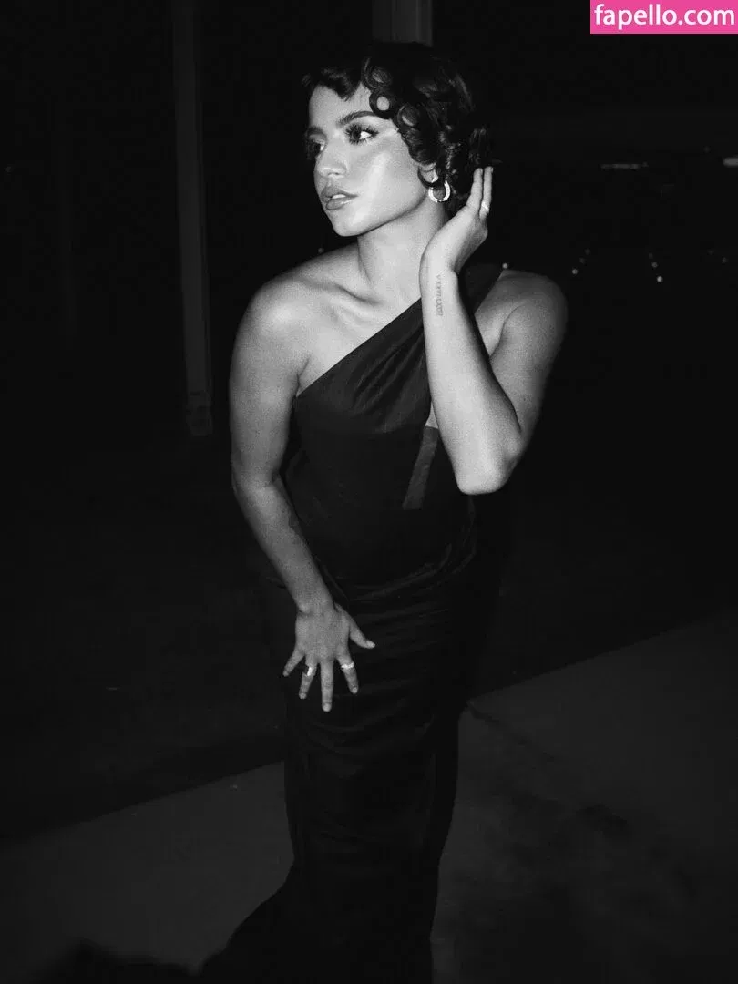 Isabela Merced / isabelamerced Onlyfans Photo Gallery 