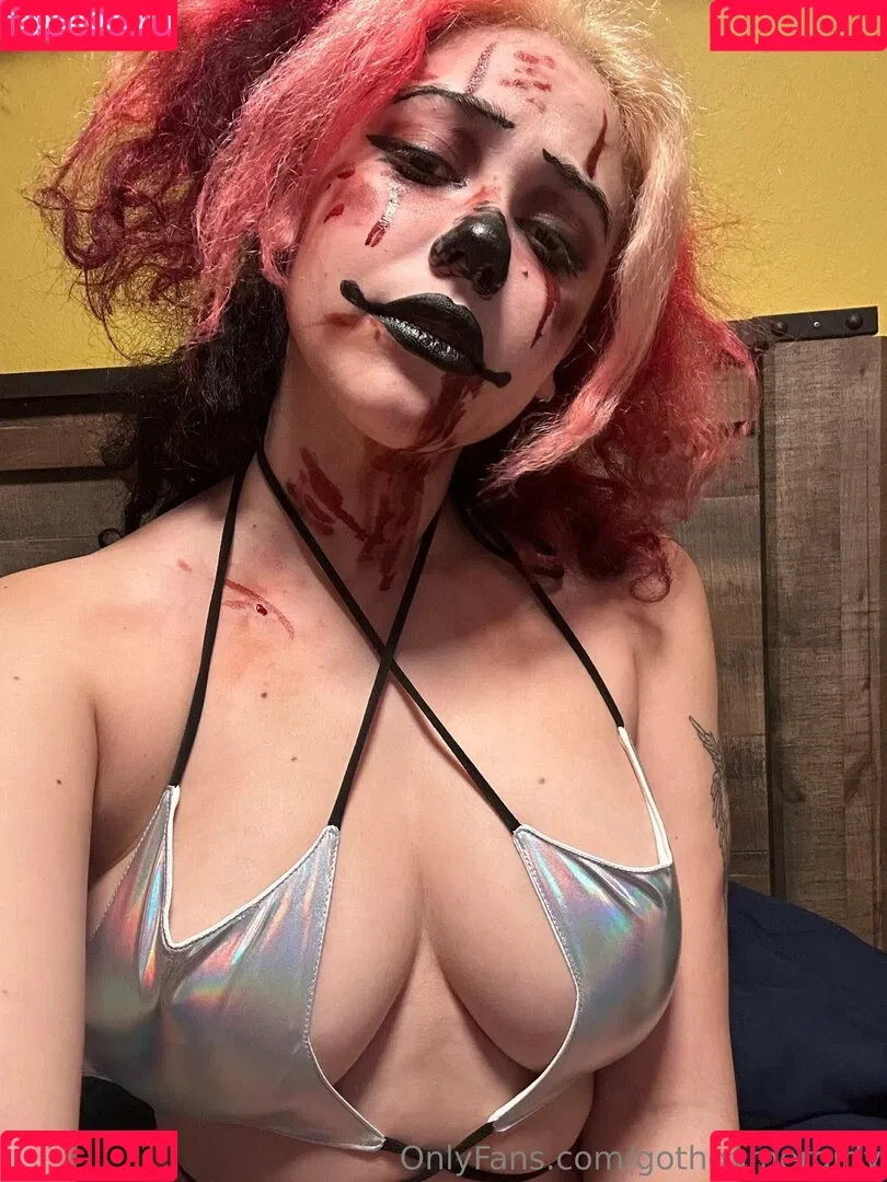 gothgamergirly / thegothmuse Onlyfans Photo Gallery 
