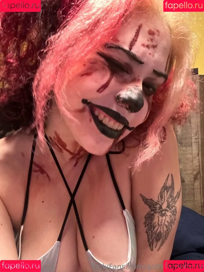 gothgamergirly / thegothmuse Onlyfans Photo Gallery 
