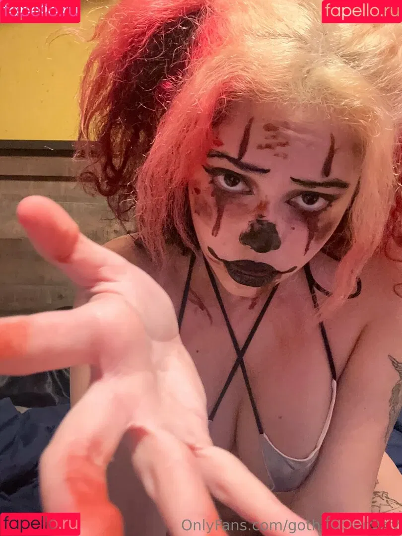 gothgamergirly / thegothmuse Onlyfans Photo Gallery 