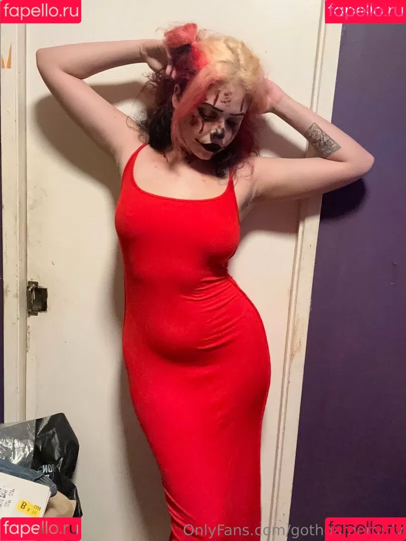 gothgamergirly / thegothmuse Onlyfans Photo Gallery 