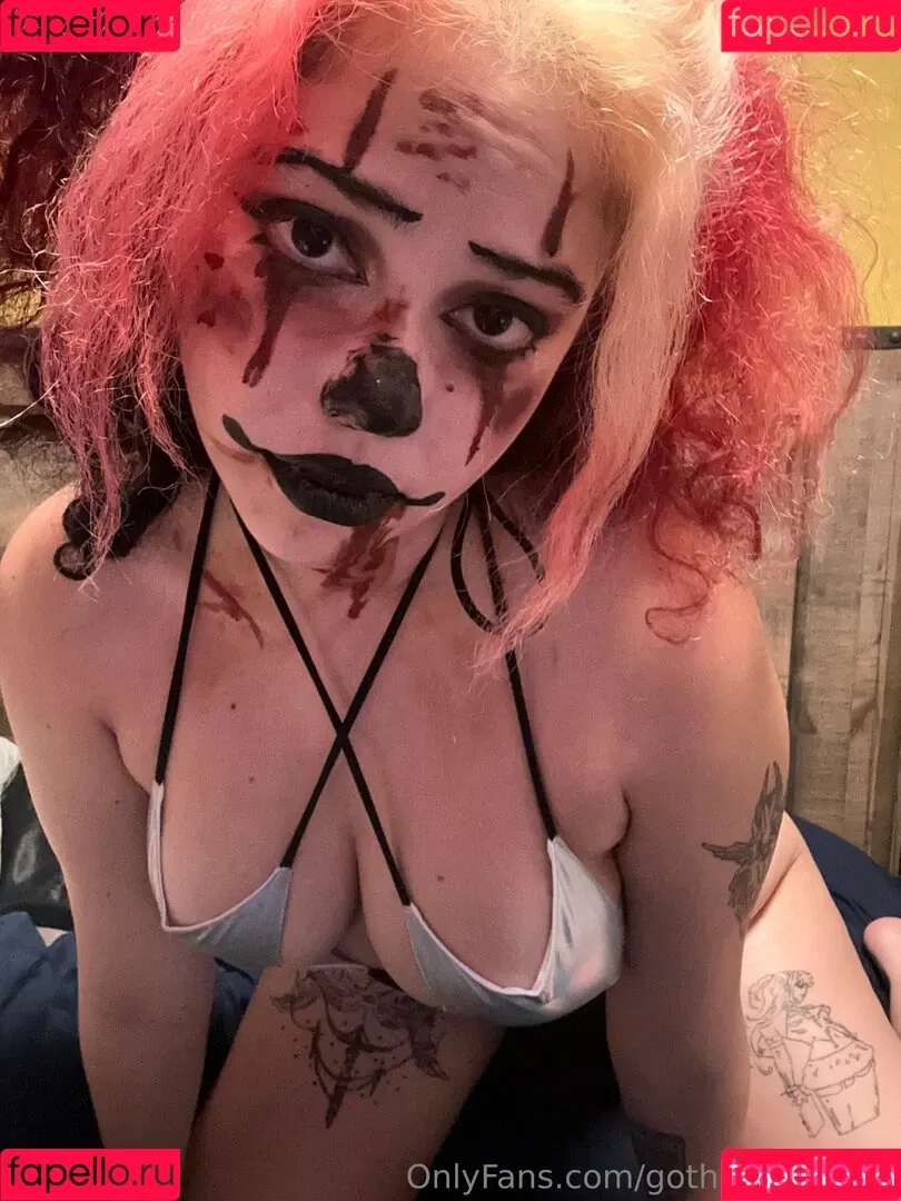 gothgamergirly / thegothmuse Onlyfans Photo Gallery 