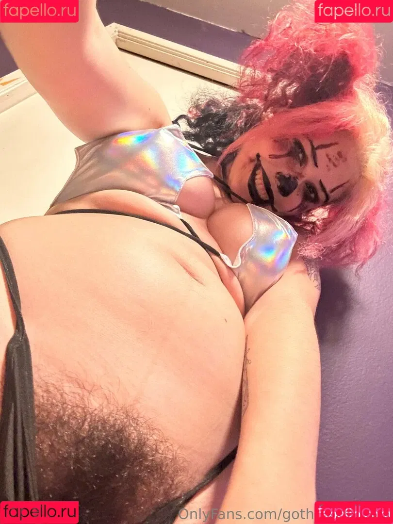 gothgamergirly / thegothmuse Onlyfans Photo Gallery 