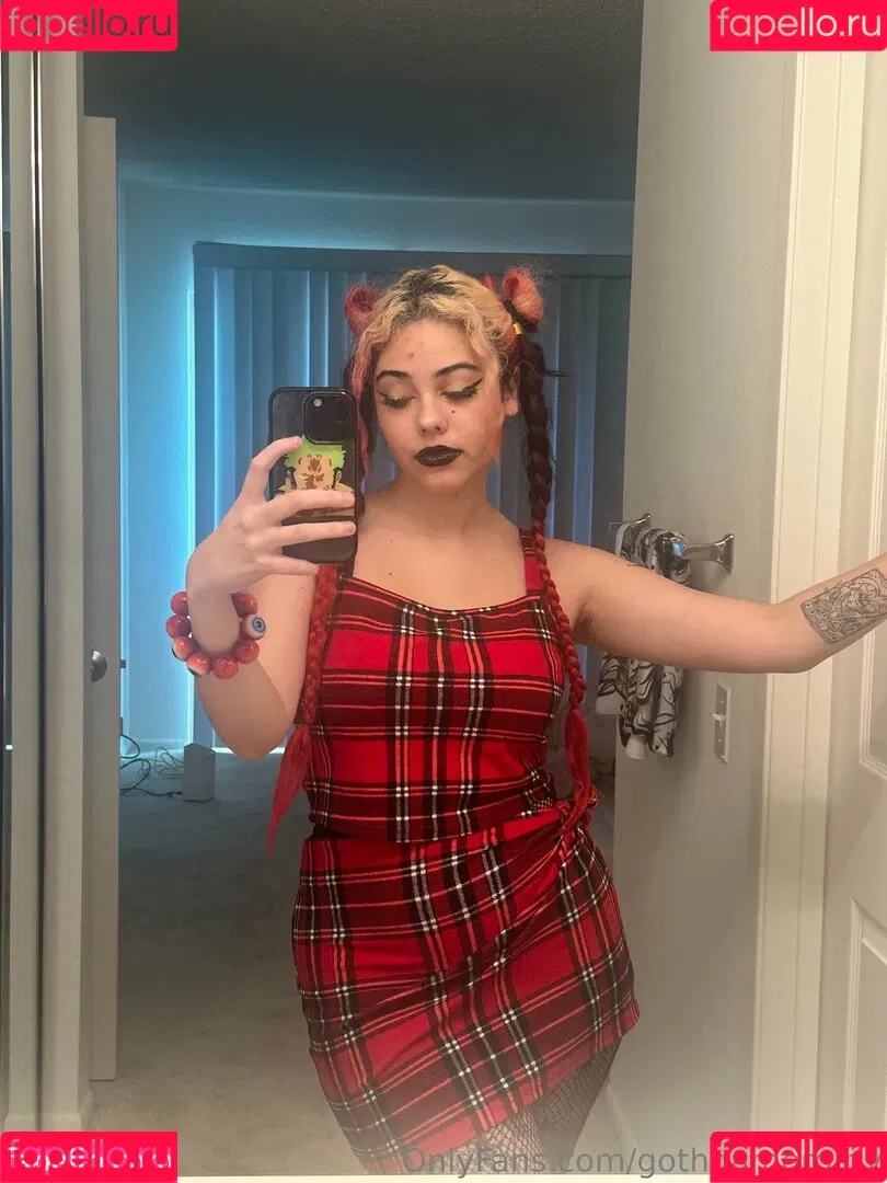 gothgamergirly / thegothmuse Onlyfans Photo Gallery 