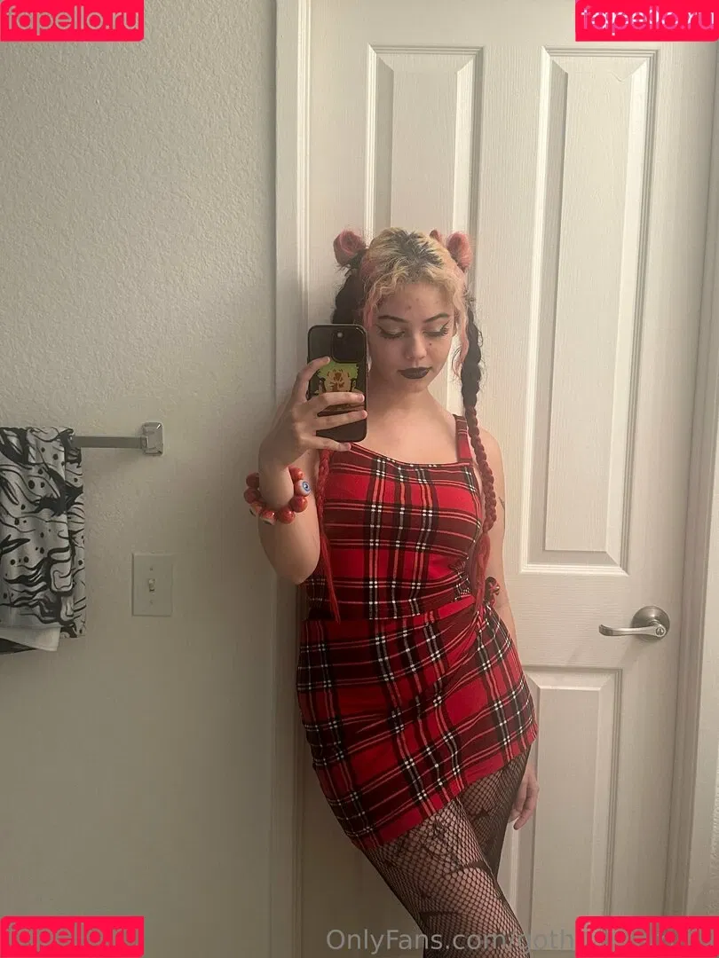 gothgamergirly / thegothmuse Onlyfans Photo Gallery 