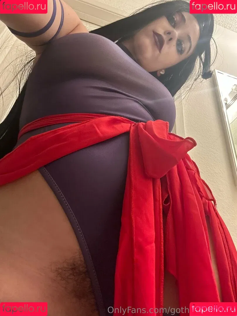 gothgamergirly / thegothmuse Onlyfans Photo Gallery 