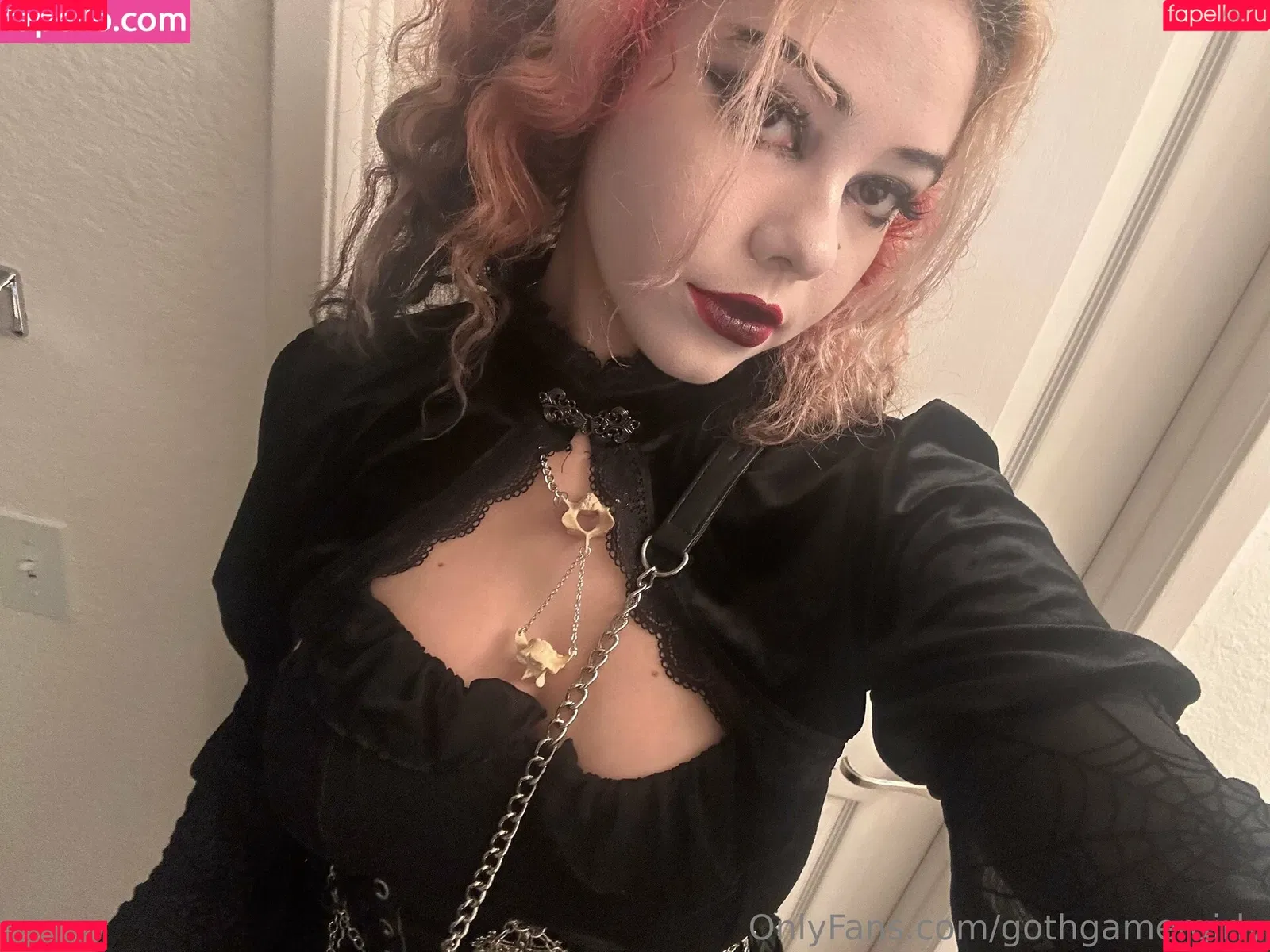 gothgamergirly / thegothmuse Onlyfans Photo Gallery 