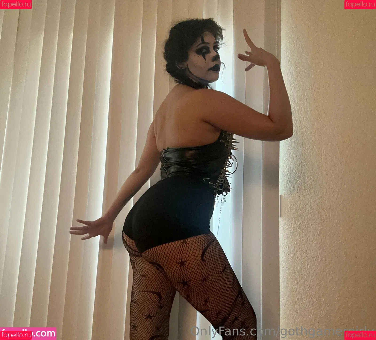 gothgamergirly / thegothmuse Onlyfans Photo Gallery 
