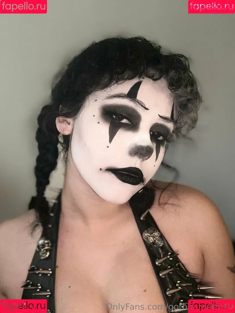 gothgamergirly / thegothmuse Onlyfans Photo Gallery 