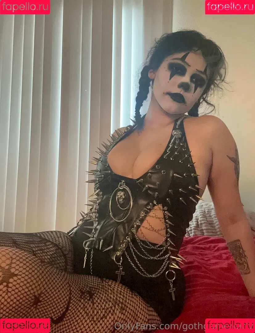 gothgamergirly / thegothmuse Onlyfans Photo Gallery 