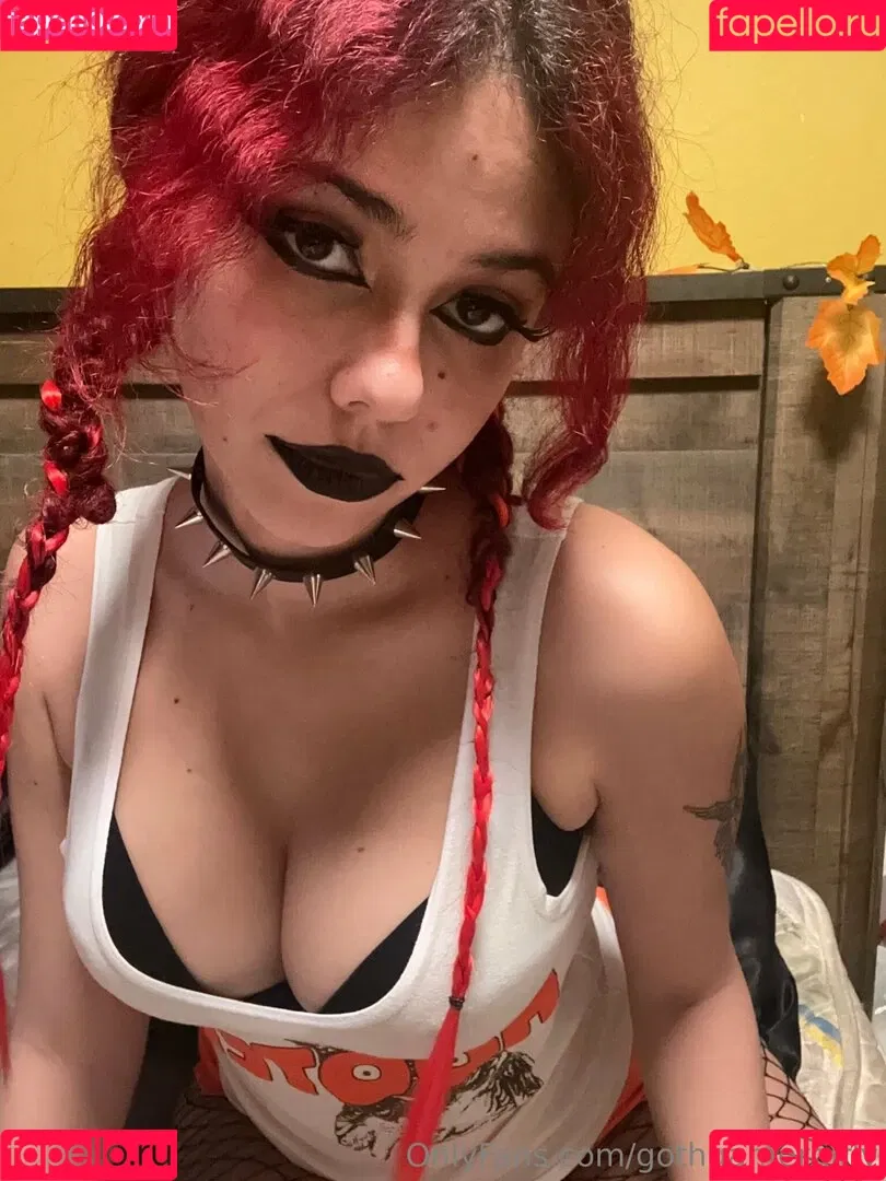 gothgamergirly / thegothmuse Onlyfans Photo Gallery 
