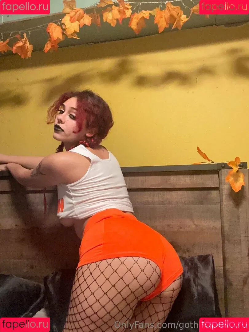 gothgamergirly / thegothmuse Onlyfans Photo Gallery 