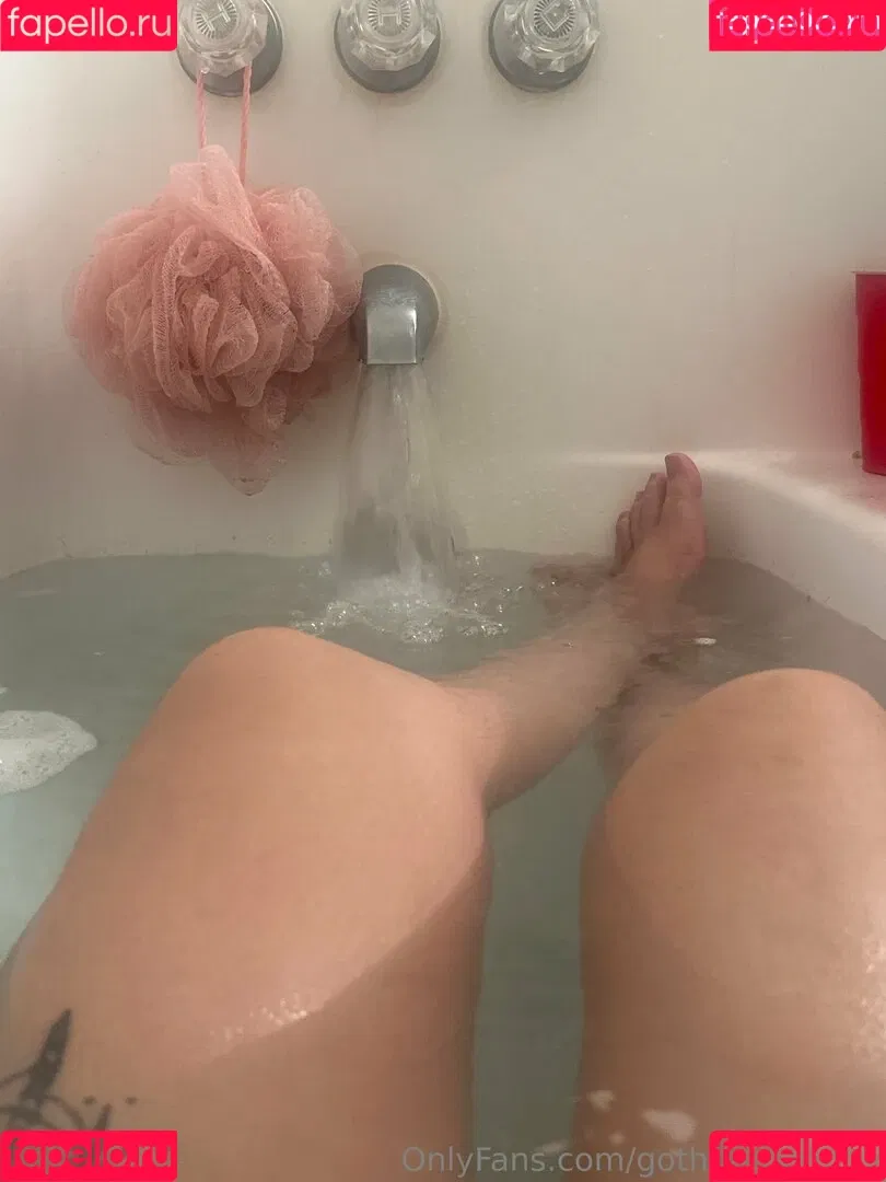 gothgamergirly / thegothmuse Onlyfans Photo Gallery 