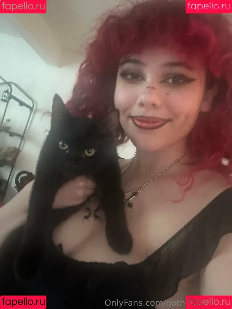 gothgamergirly / thegothmuse Onlyfans Photo Gallery 
