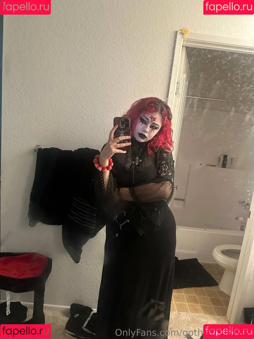 gothgamergirly / thegothmuse Onlyfans Photo Gallery 