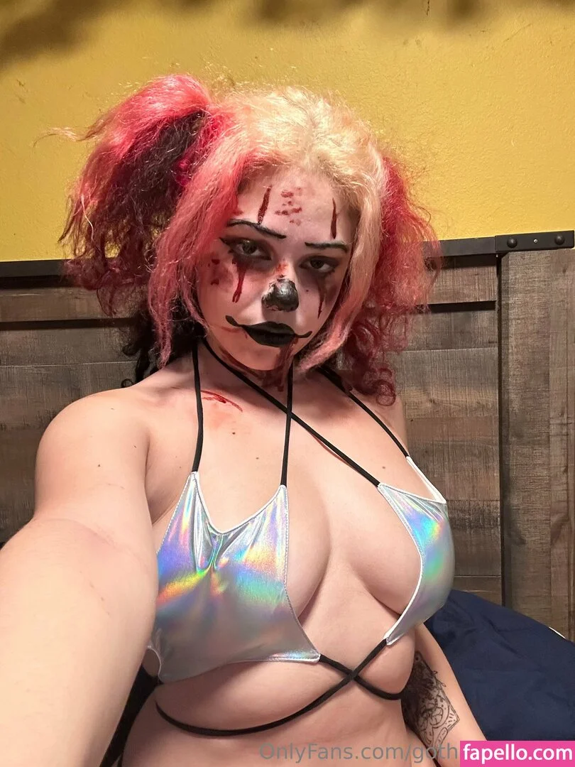 gothgamergirly / thegothmuse Onlyfans Photo Gallery 